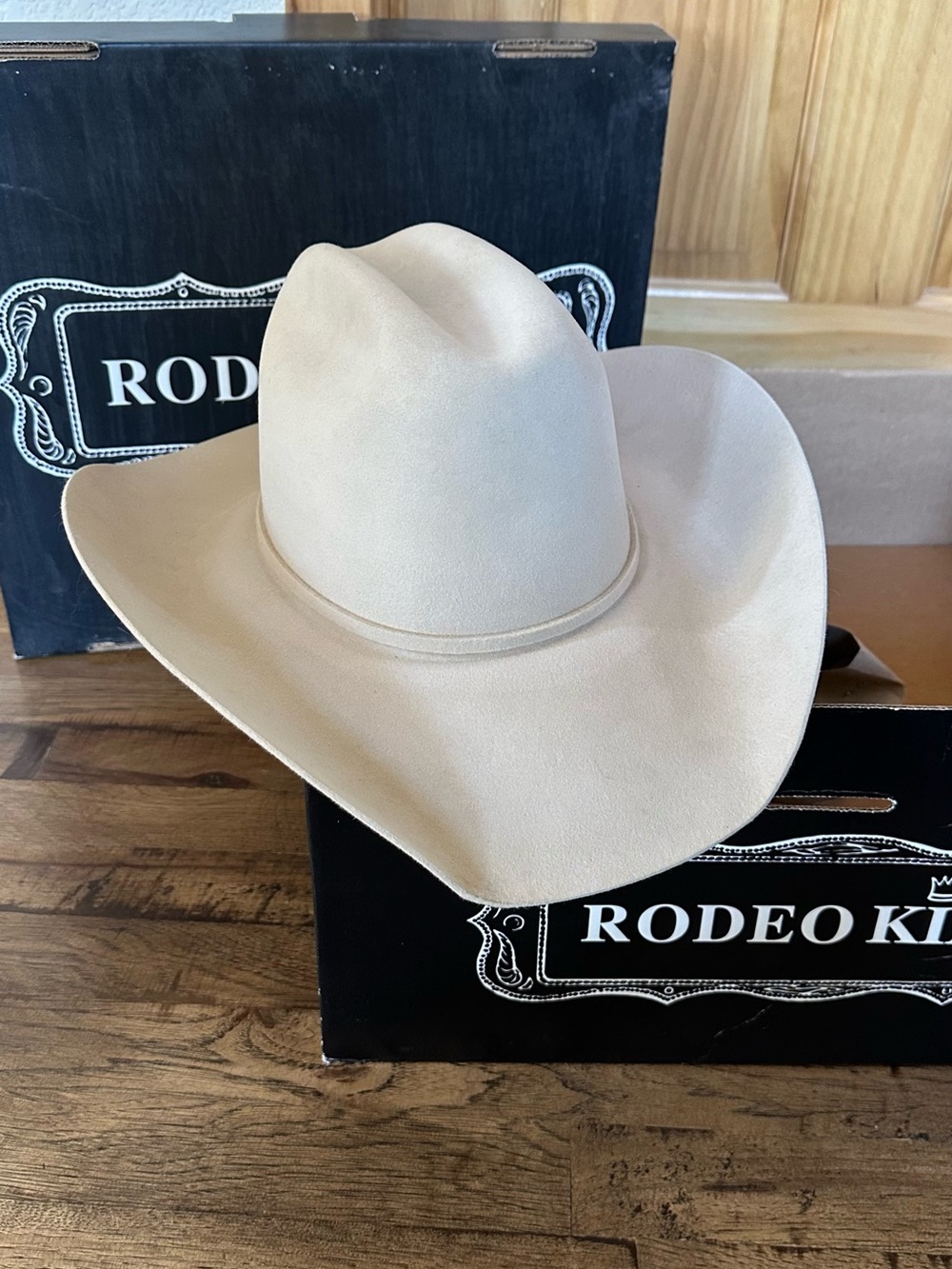 Rodeo Kings hat gold hardware, size 7.5